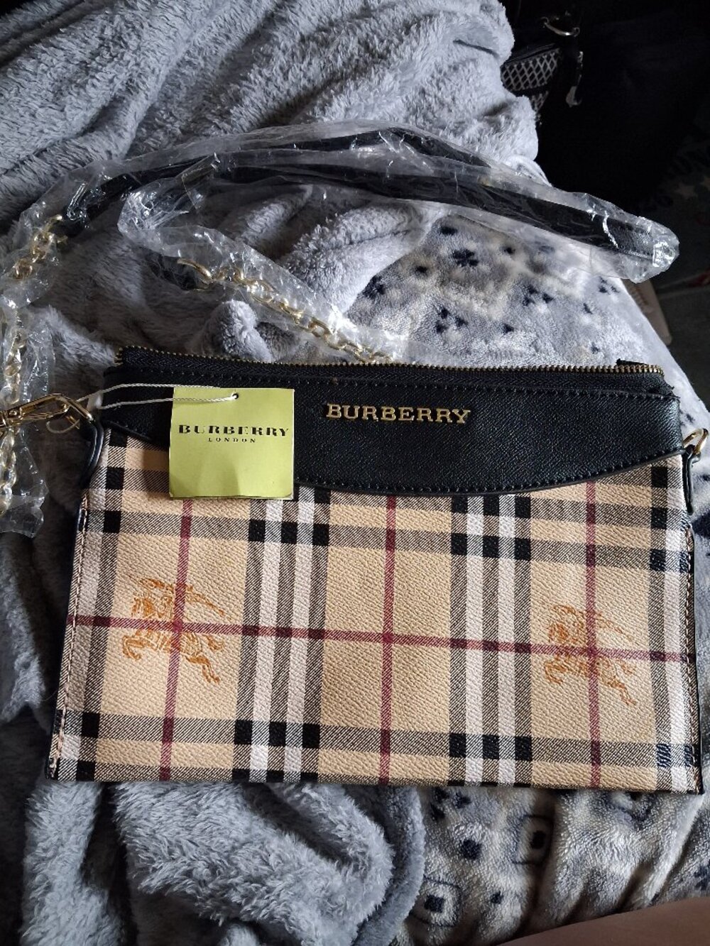 Burberry purse